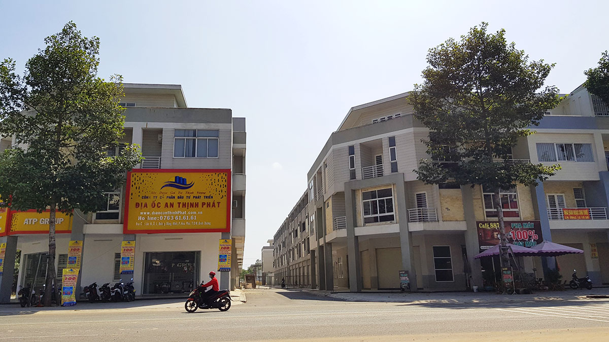 Nhà phố thương mại  Rich Town